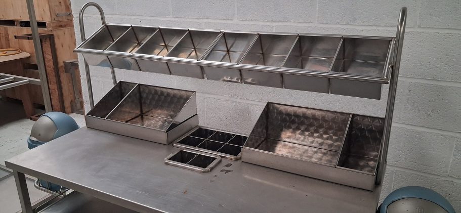 Stainless Steel Compartment Trolley Discount Price